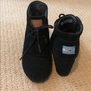 TOMS Black Suede Desert Wedge